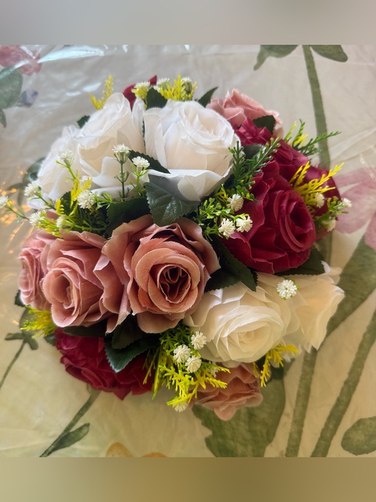 Source Unknown Other - *READ DESCRIPTION* Mixed Rose Bouquet - White, Dusty Pink & Red Faux Flowers